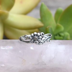 Mingcheng Retro Bohemian Minimalist Floral Ring