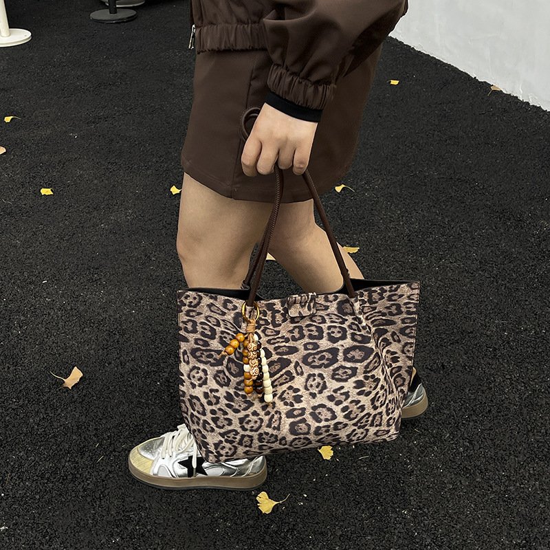 Leisure Large Capacity Leopard Print Hand-held Tote Shoulder Bag – Image 4