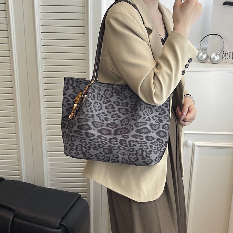 Leisure Large Capacity Leopard Print Hand-held Tote Shoulder Bag – Image 2