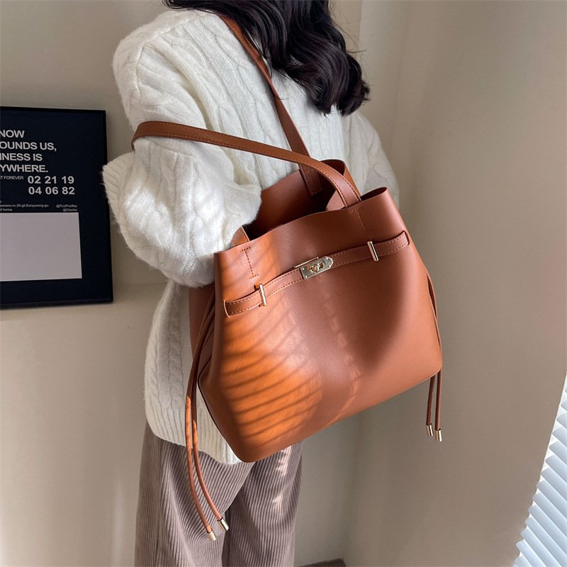 New Large Capacity Fashion All-match Korean Style Trendy Simplicity Messenger Bag – Image 3