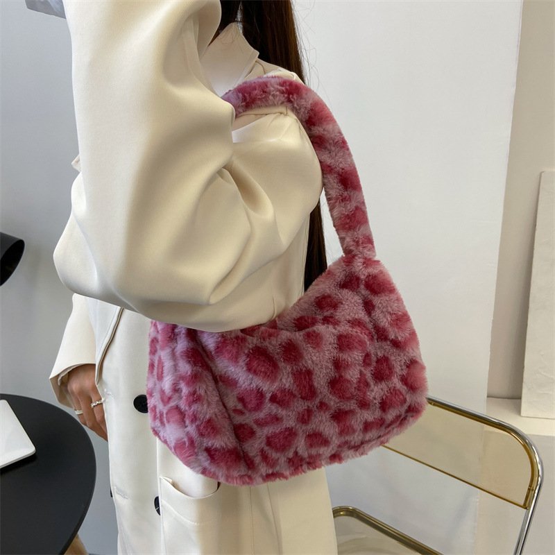 Handbag Fashion Shoulder Bag Casual Retro Plush Underarm Bag – Image 4