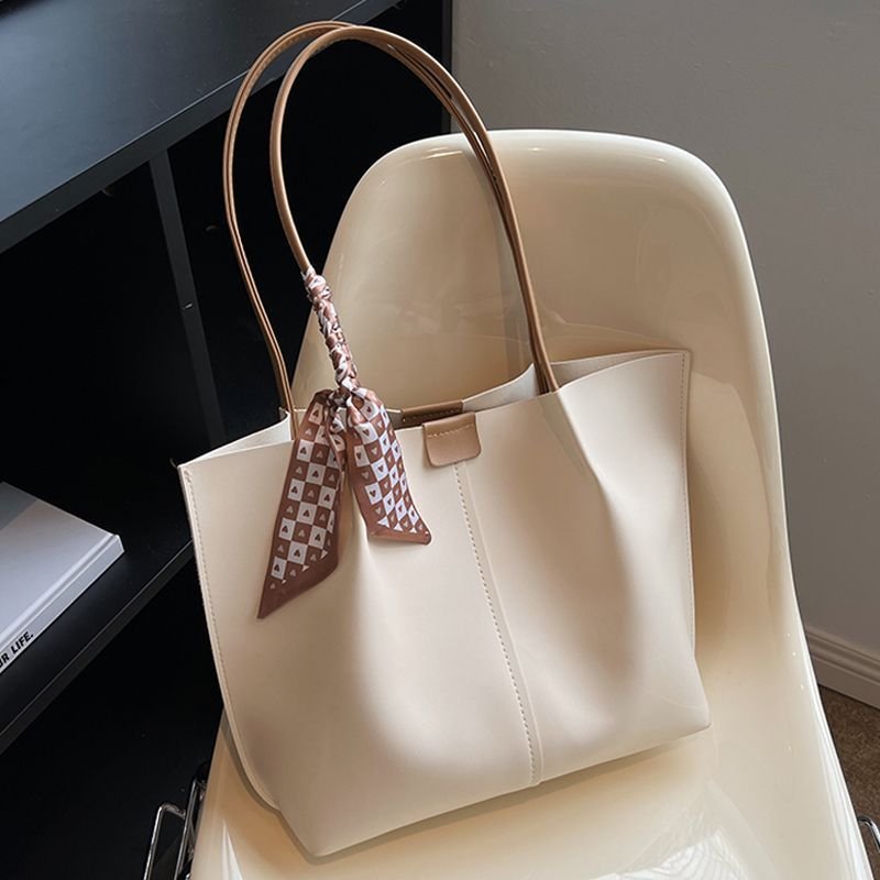 Womens Spacious Spring Bag A Trendy Single-shoulder Bag – Image 3