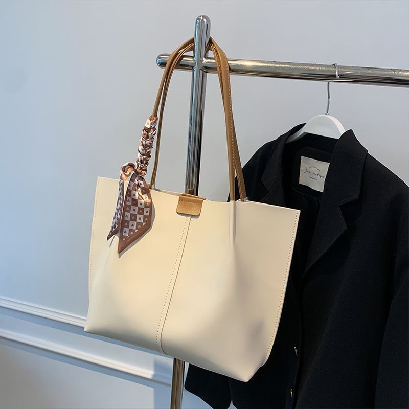 Womens Spacious Spring Bag A Trendy Single-shoulder Bag – Image 4