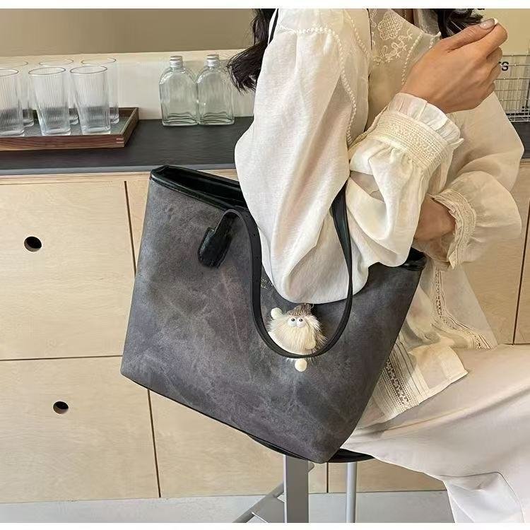 Womens Large-Capacity Commuter Shoulder Bag And Underarm Tote – Image 3